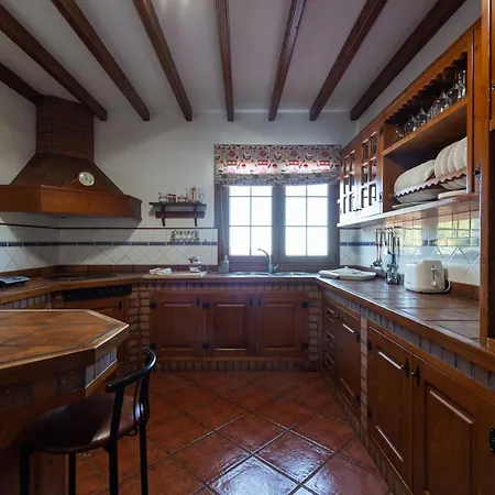 The Corner Of Dreams - Pool - Parking - Rural