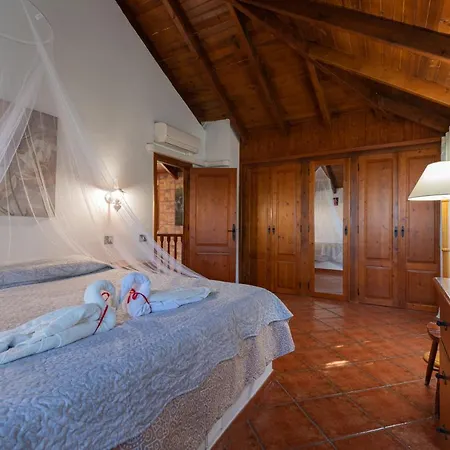 The Corner Of Dreams - Pool - Parking - Rural Villa