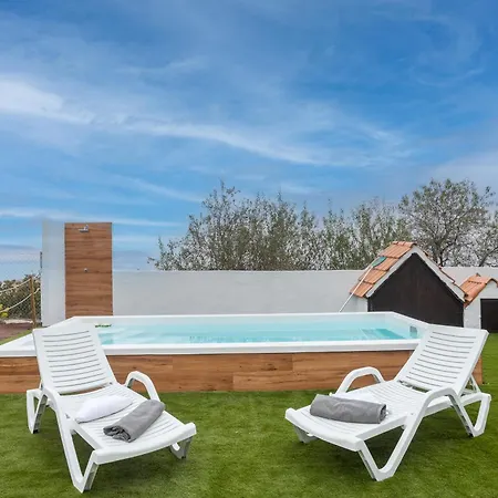 The Corner Of Dreams - Pool - Parking - Rural